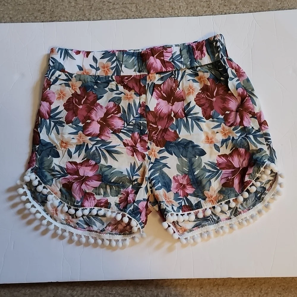 Floral Print Pom Pom Shorts - Picture 3 of 5